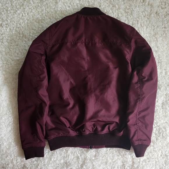 H&M Sz Small Men's Burgundy Bomber Jacket Lightweight Fall Layer - Picture 3 of 10